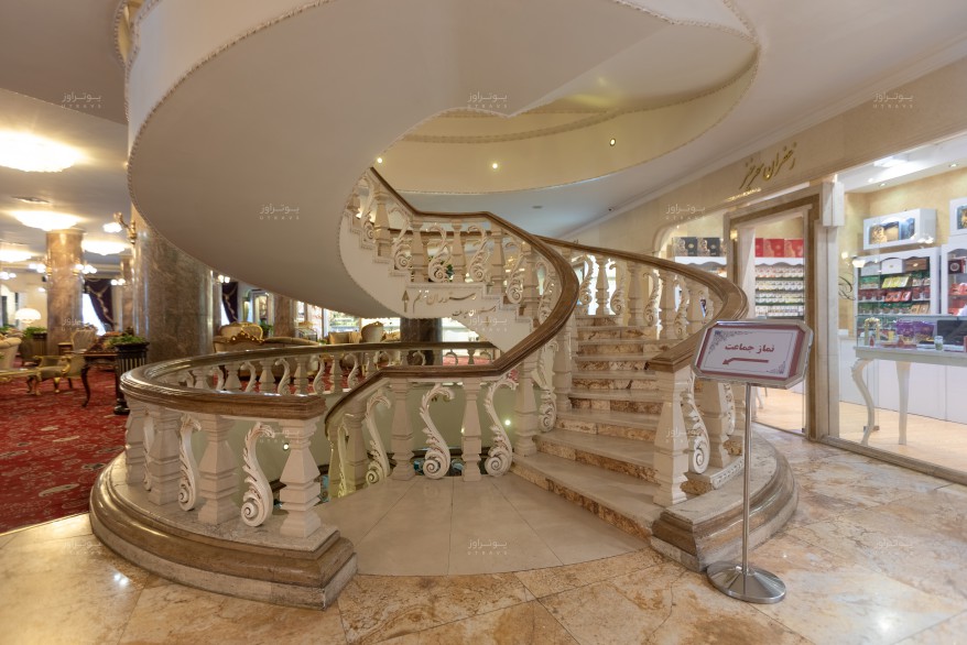 راه پله طبقات هتل قصر طلایی مشهد